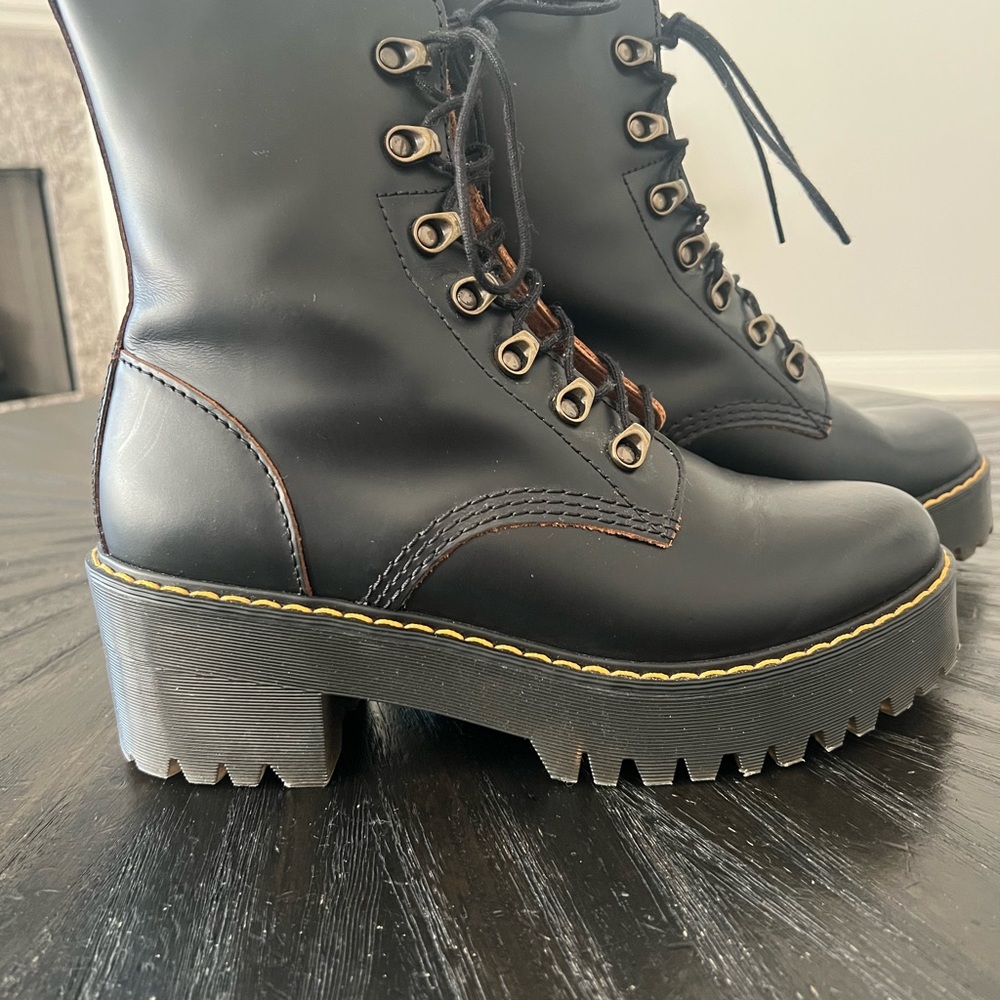 Dr. Martens Leona Boot- Size 9 - Picture 2 of 6